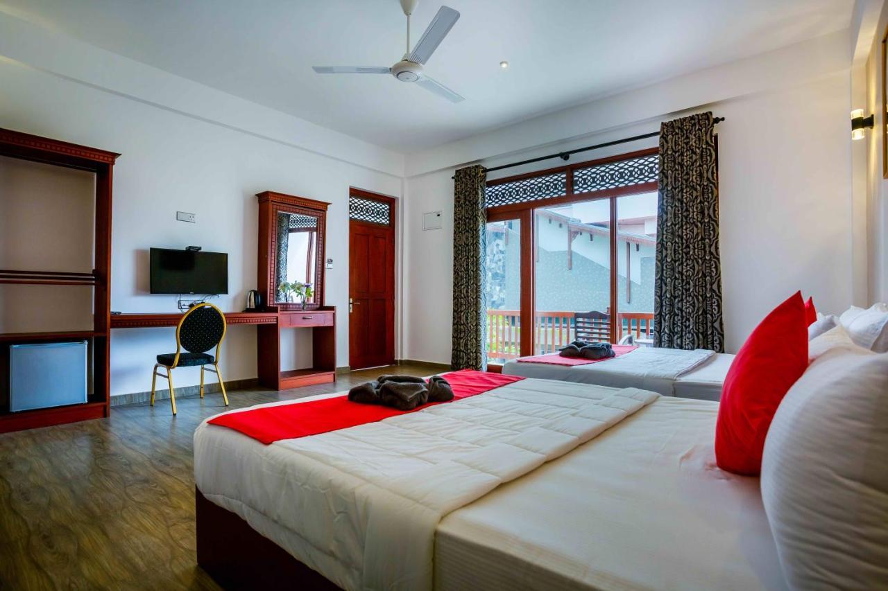 Polhena Grand Resort & Banquet ماتارا المظهر الخارجي الصورة