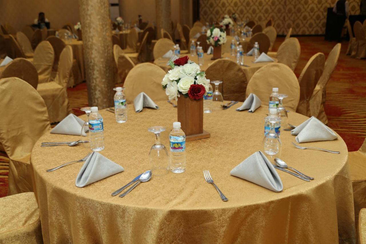Polhena Grand Resort & Banquet ماتارا المظهر الخارجي الصورة